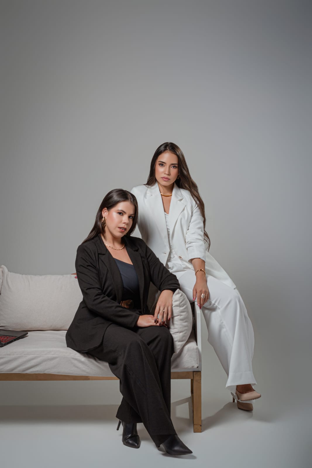 Dra. Camila Martins — Advogada, Martins Advogados Associados, Fazenda Rio Grande e Curitiba