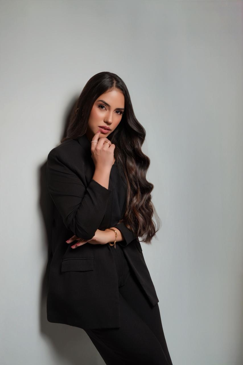 Dra. Aline Bacilli — Assessora Jurídica, Martins Advogados Associados, Fazenda Rio Grande e Curitiba